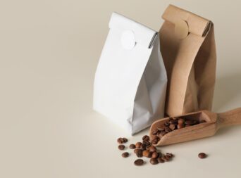Blank coffee bag mockup isolated in a removable backgroud, concept for design